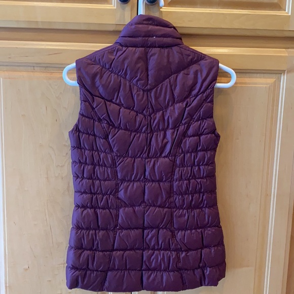 Athleta Downalicious Goose Down Puffer Vest - Picture 5 of 7